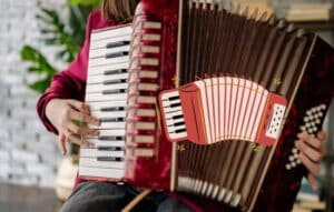 El Arte del Acordeón: Aprende a Tocar desde Casa